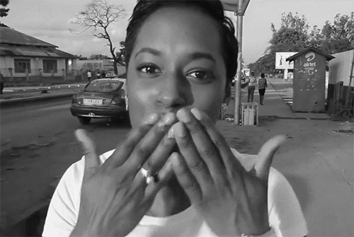 fati-niang-afro-cooking-kiss-gif